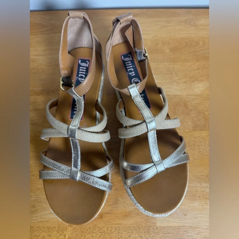 Juicy Couture Moira Platform Leather Canvas Sandal 7M Tan Gold